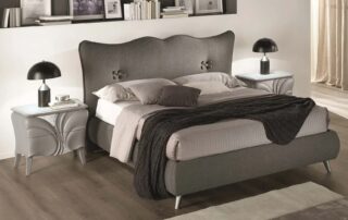 Classico, contemporaneo o moderno: scegliere lo stile di arredamento per la camera da letto - Eurodesign Fiocco Frassino Grey – Composizione 87 ante legno